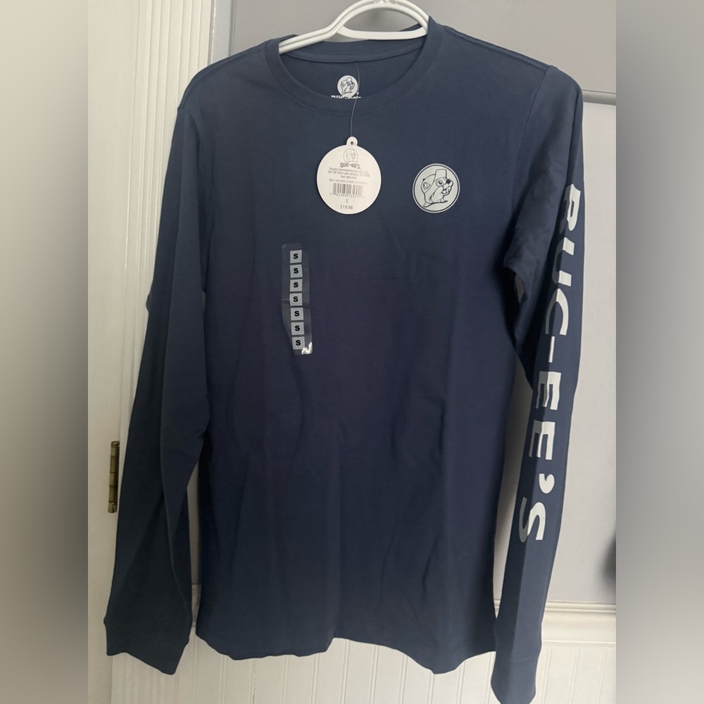 Buc-ee’s Navy Long Sleeve Shirt
Size small